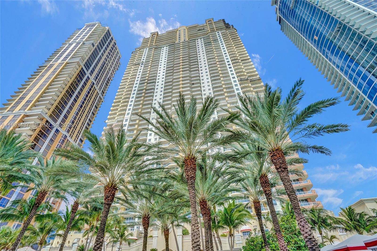 See details 3005 3 / 3 2214 sq. ft. $ 2026-05-20 0 Photo