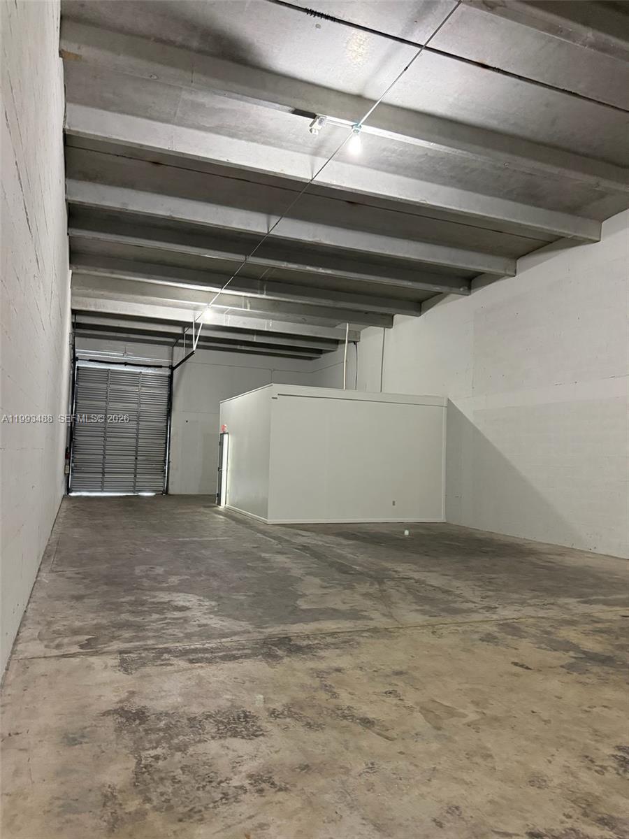 32  /   sq. ft. $ 2026-04-01 0 Photo