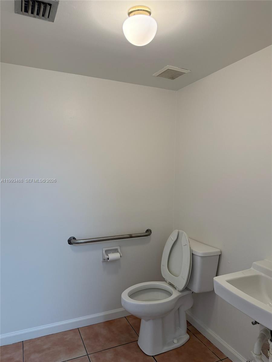 32  /   sq. ft. $ 2026-04-01 0 Photo