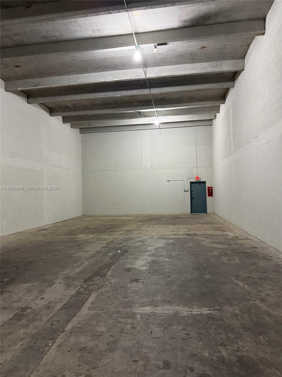 32  /   sq. ft. $ 2026-04-01 0 Photo