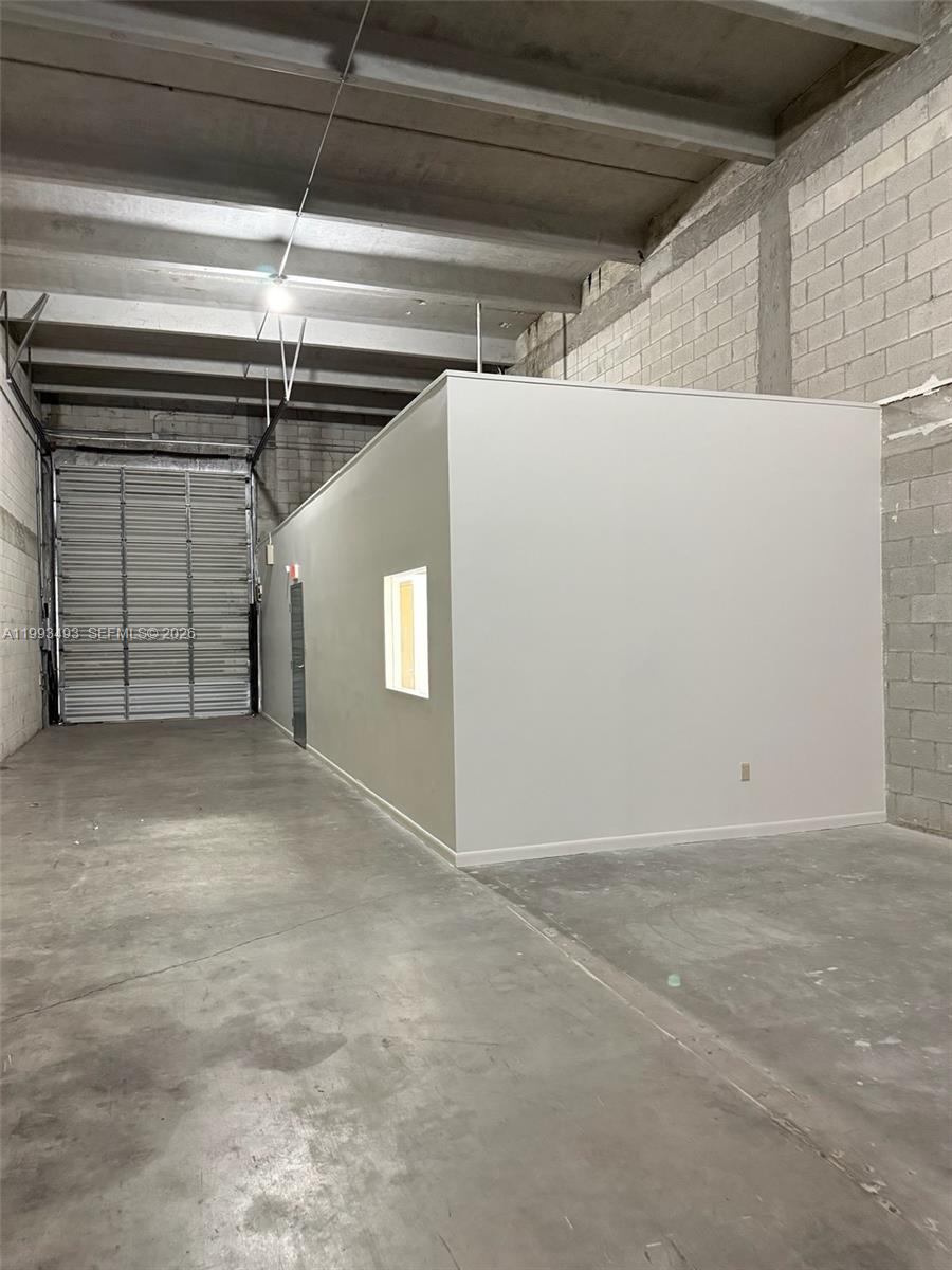 27  /   sq. ft. $ 2026-04-01 0 Photo