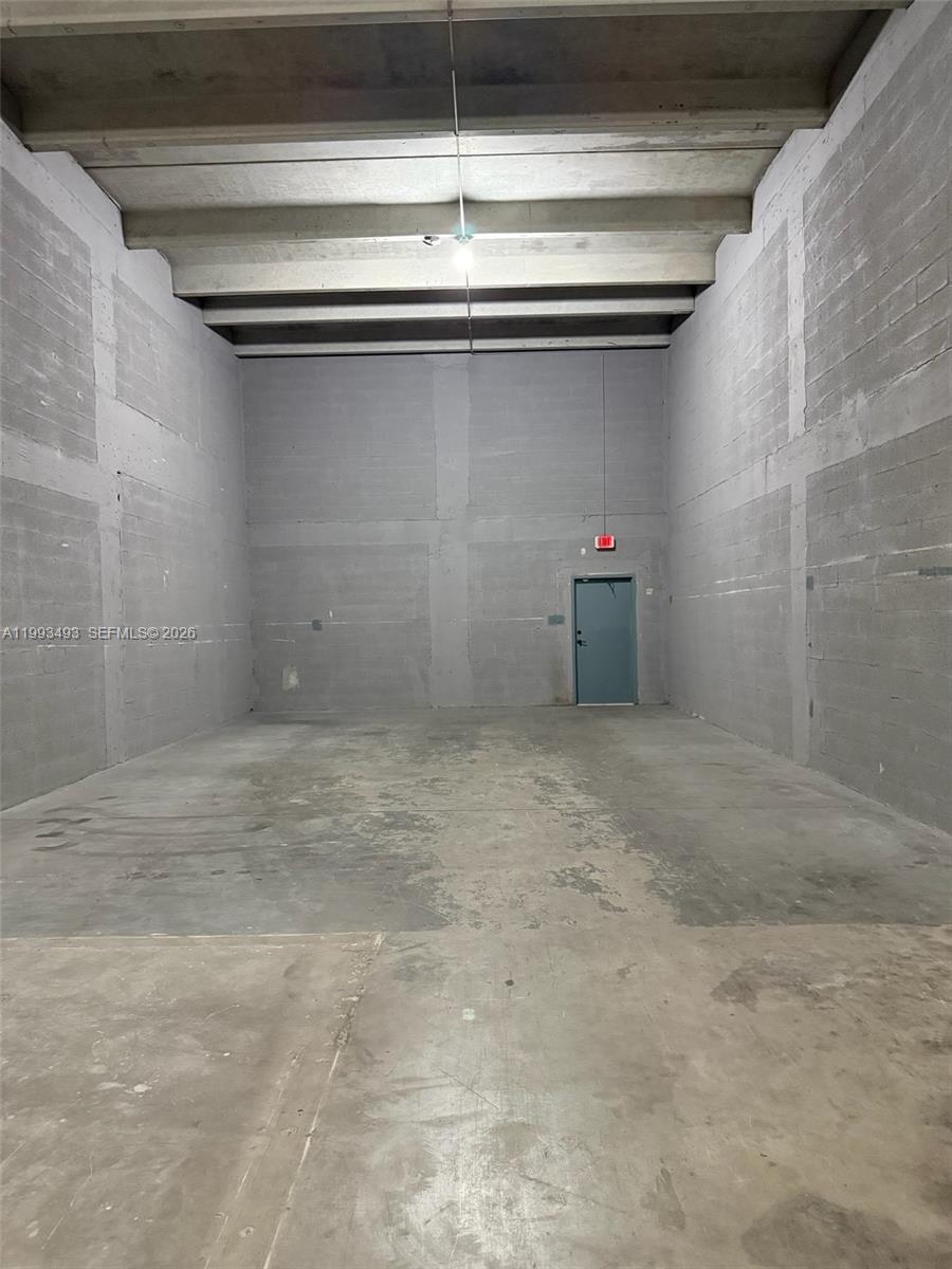 27  /   sq. ft. $ 2026-04-01 0 Photo