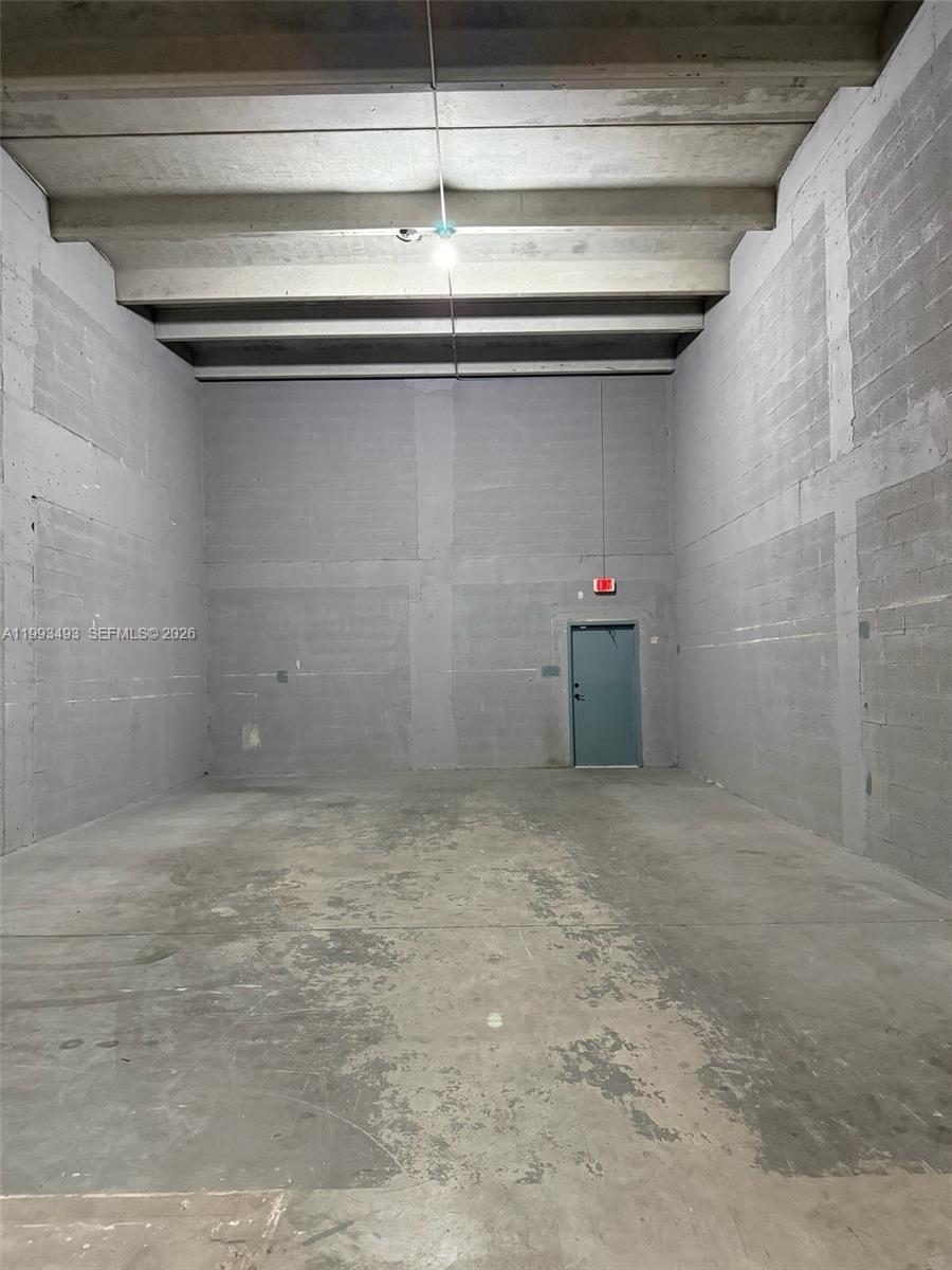 27  /   sq. ft. $ 2026-04-01 0 Photo