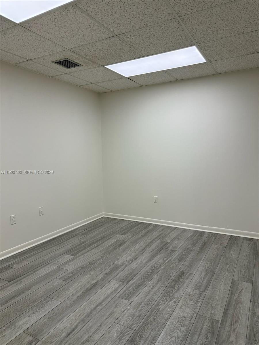 27  /   sq. ft. $ 2026-04-01 0 Photo