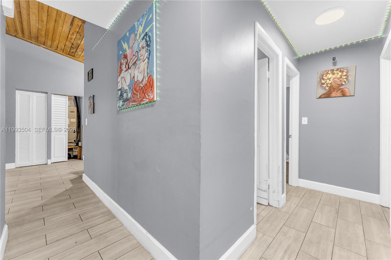 Ver detalles 5701 4 / 2 2181 sq. ft. $ 2026-06-01 0 foto