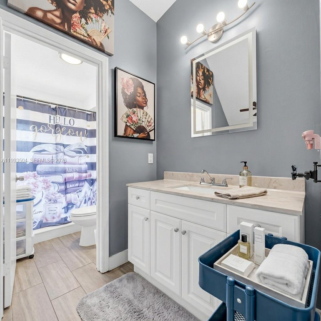 Ver detalles 5701 4 / 2 2181 sq. ft. $ 2026-06-01 0 foto