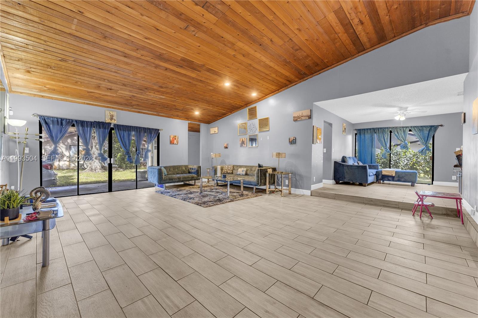 Ver detalles 5701 4 / 2 2181 sq. ft. $ 2026-06-01 0 foto