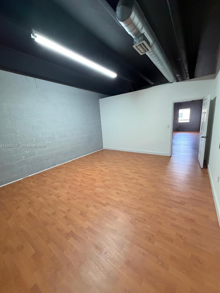 4616  /   sq. ft. $ 2026-04-01 0 Photo