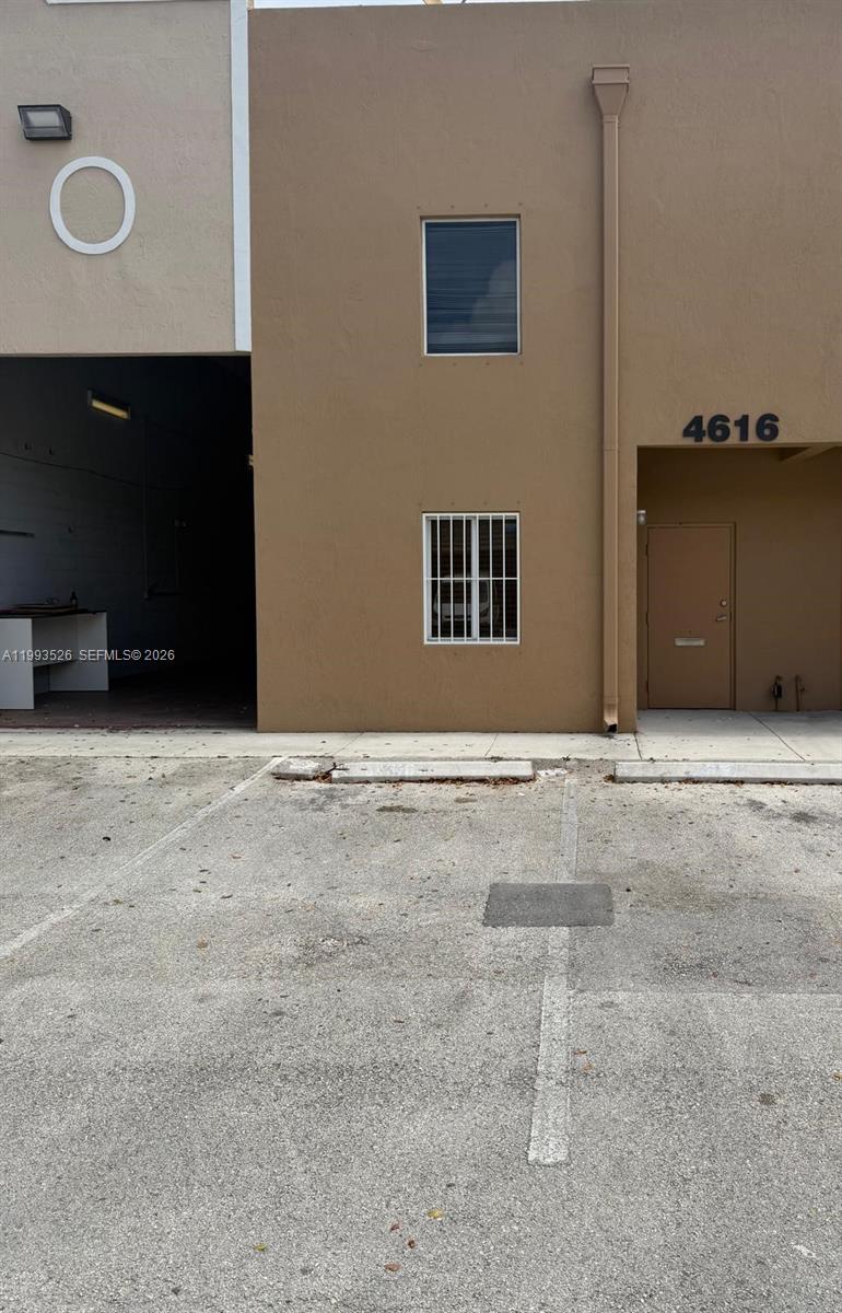 4616  /   sq. ft. $ 2026-04-01 0 Photo