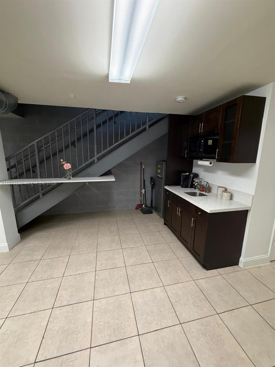 4616  /   sq. ft. $ 2026-04-01 0 Photo