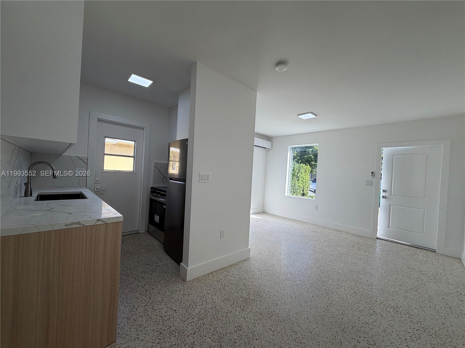   /  1050 sq. ft. $ 2026-04-28 0 Photo