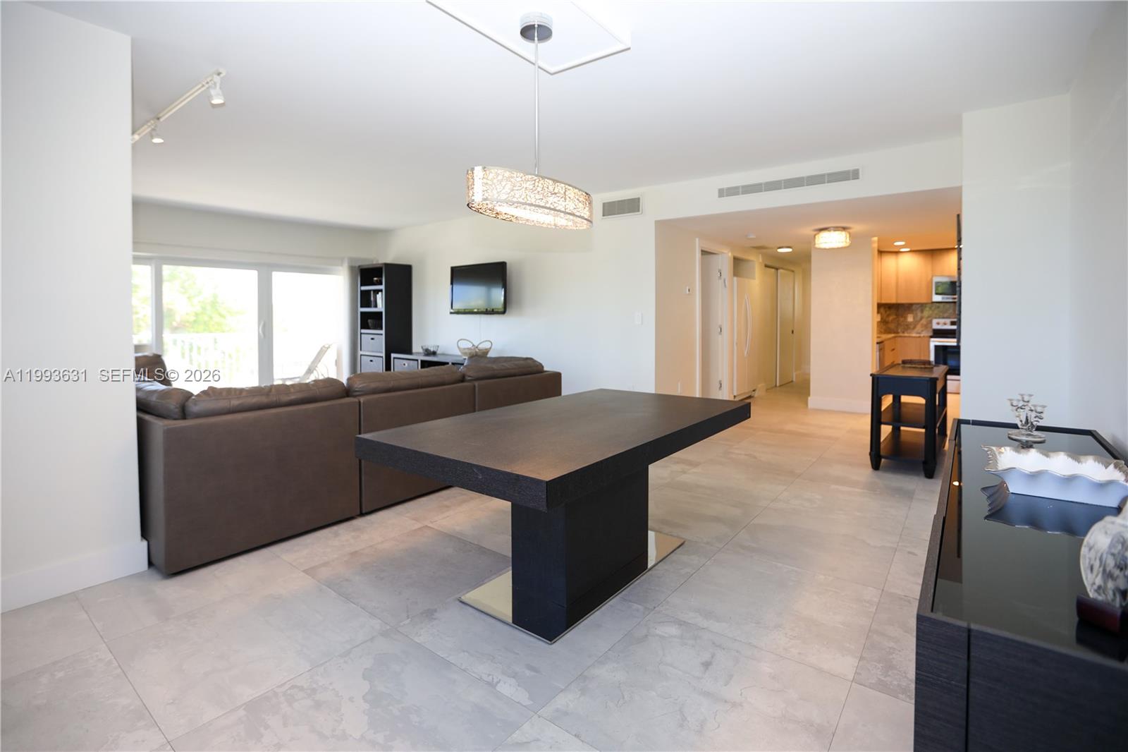 216 3 / 3 1570 sq. ft. $ 2026-04-02 0 Photo
