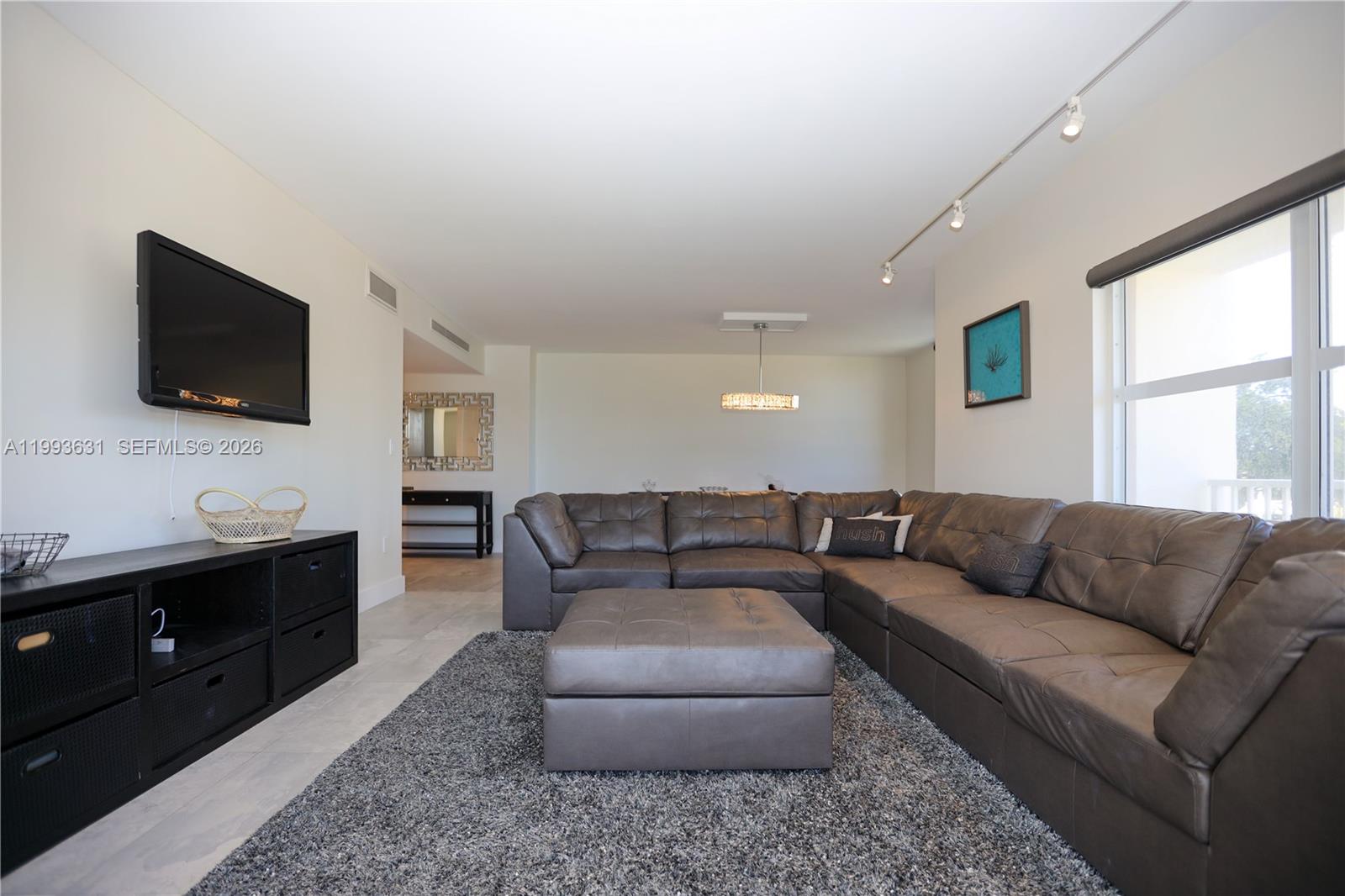 216 3 / 3 1570 sq. ft. $ 2026-04-02 0 Photo