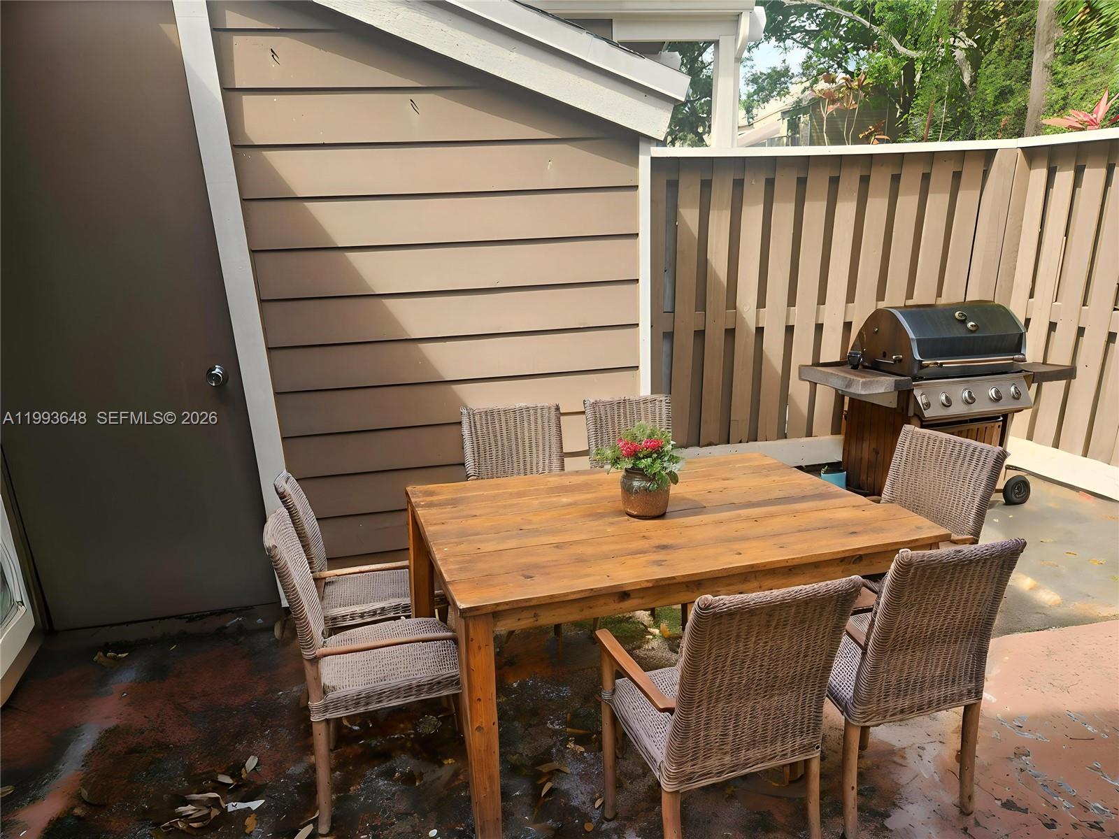 7184 2 / 2 1186 sq. ft. $ 2026-04-17 0 Photo