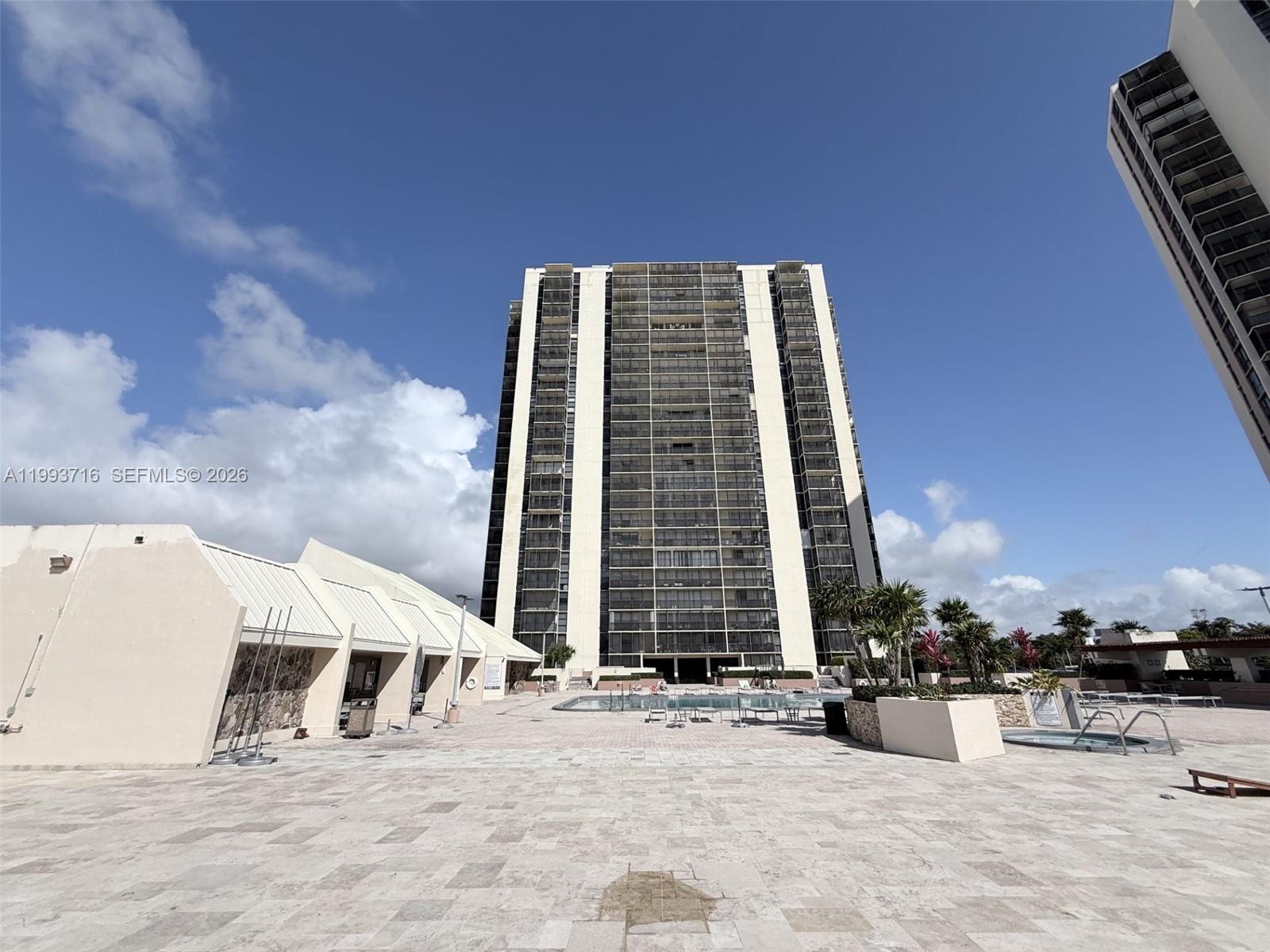 Photo of 20301 Country Club Dr  #1425, Aventura, Florida, 33180 - 