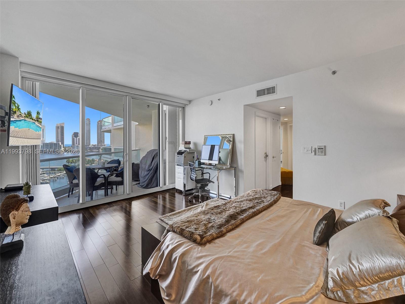 1207 4 / 5 2870 sq. ft. $ 2026-04-02 0 Photo