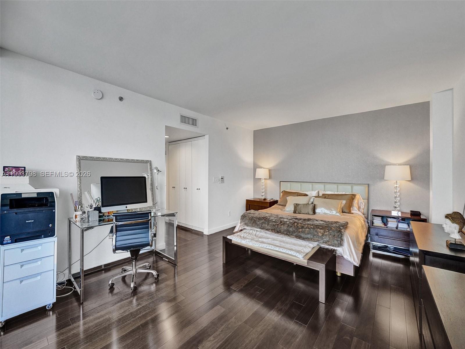 1207 4 / 5 2870 sq. ft. $ 2026-04-02 0 Photo