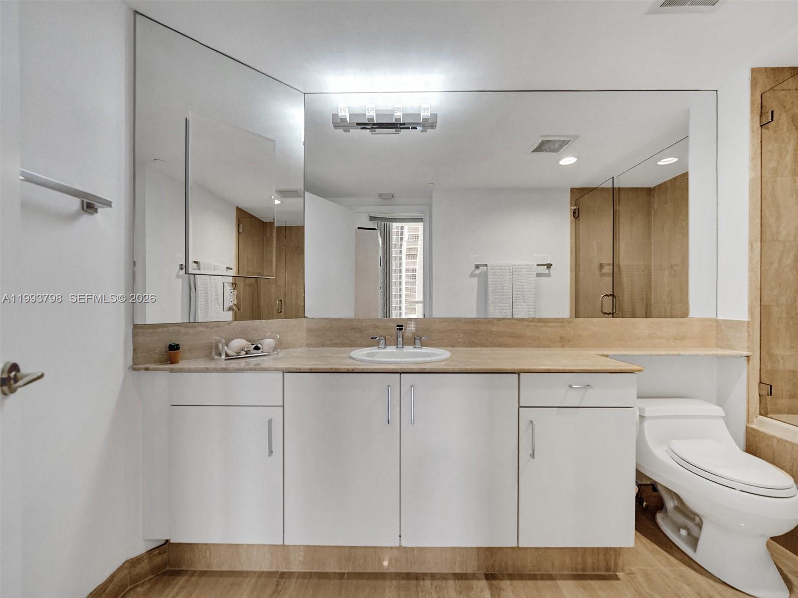 1207 4 / 5 2870 sq. ft. $ 2026-04-02 0 Photo