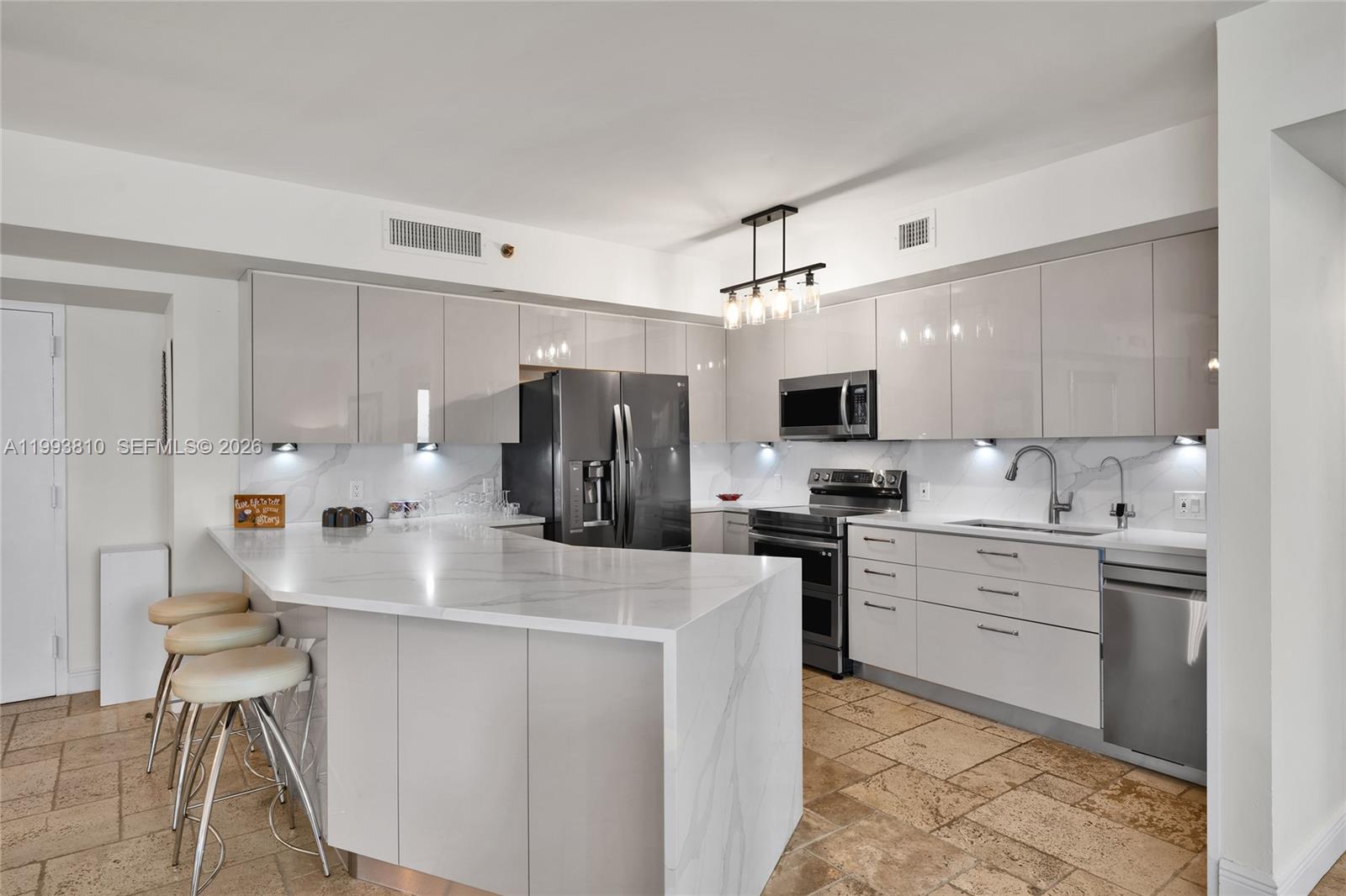 1210 2 / 2 1782 sq. ft. $ 2026-04-02 0 Photo
