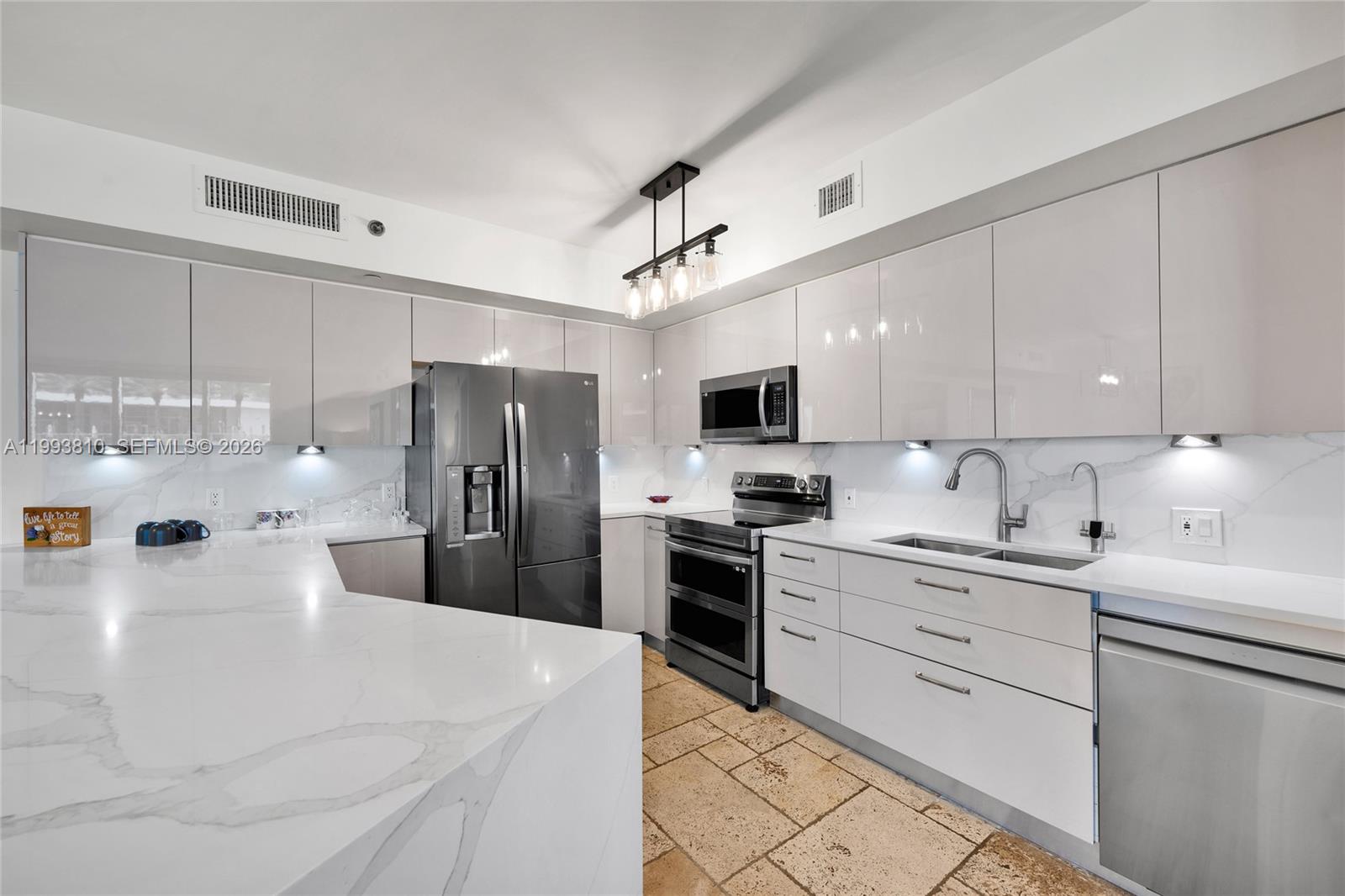 1210 2 / 2 1782 sq. ft. $ 2026-04-02 0 Photo