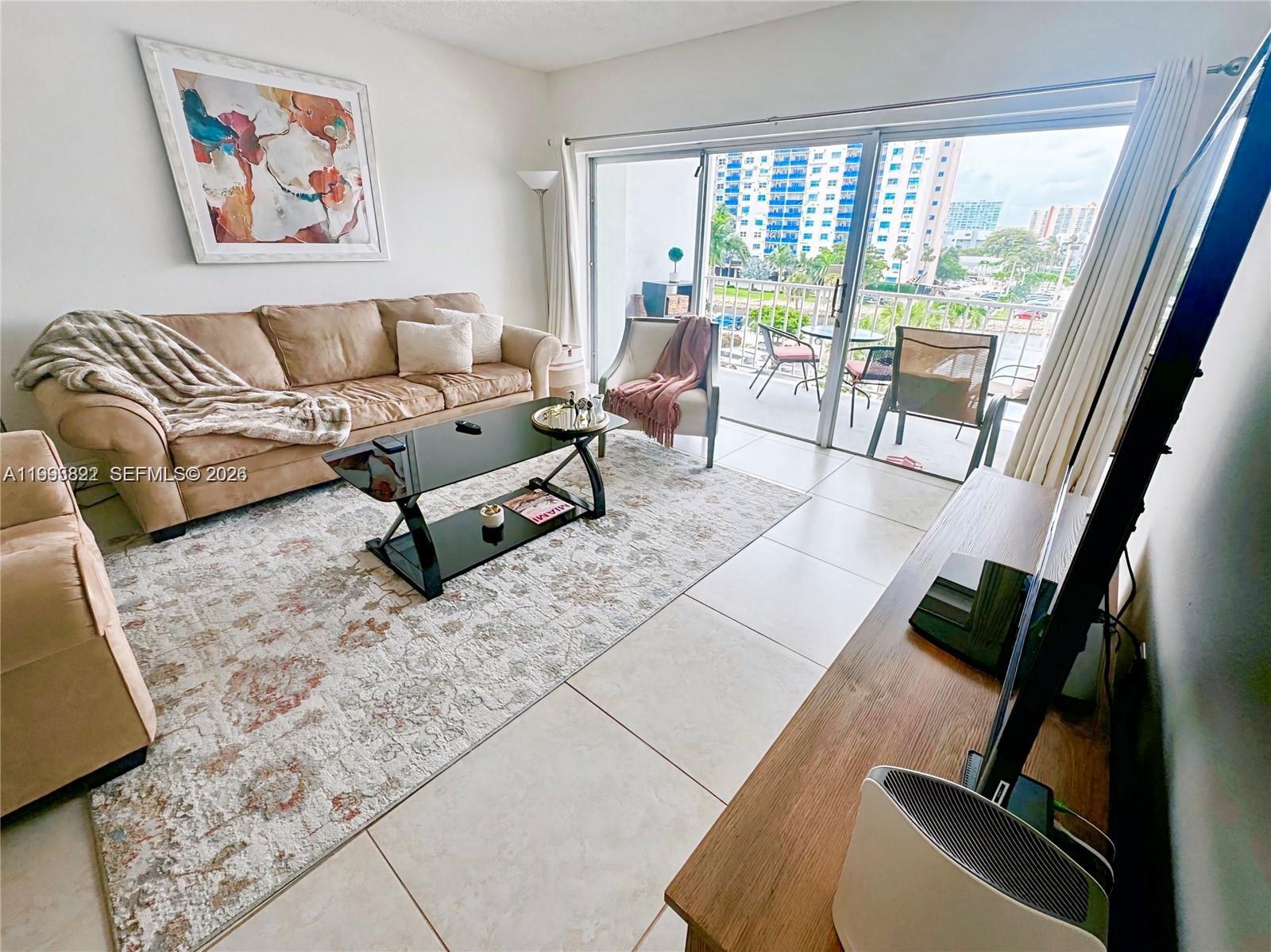 See details 325 1 / 2 762 sq. ft. $ 2026-04-09 0 Photo