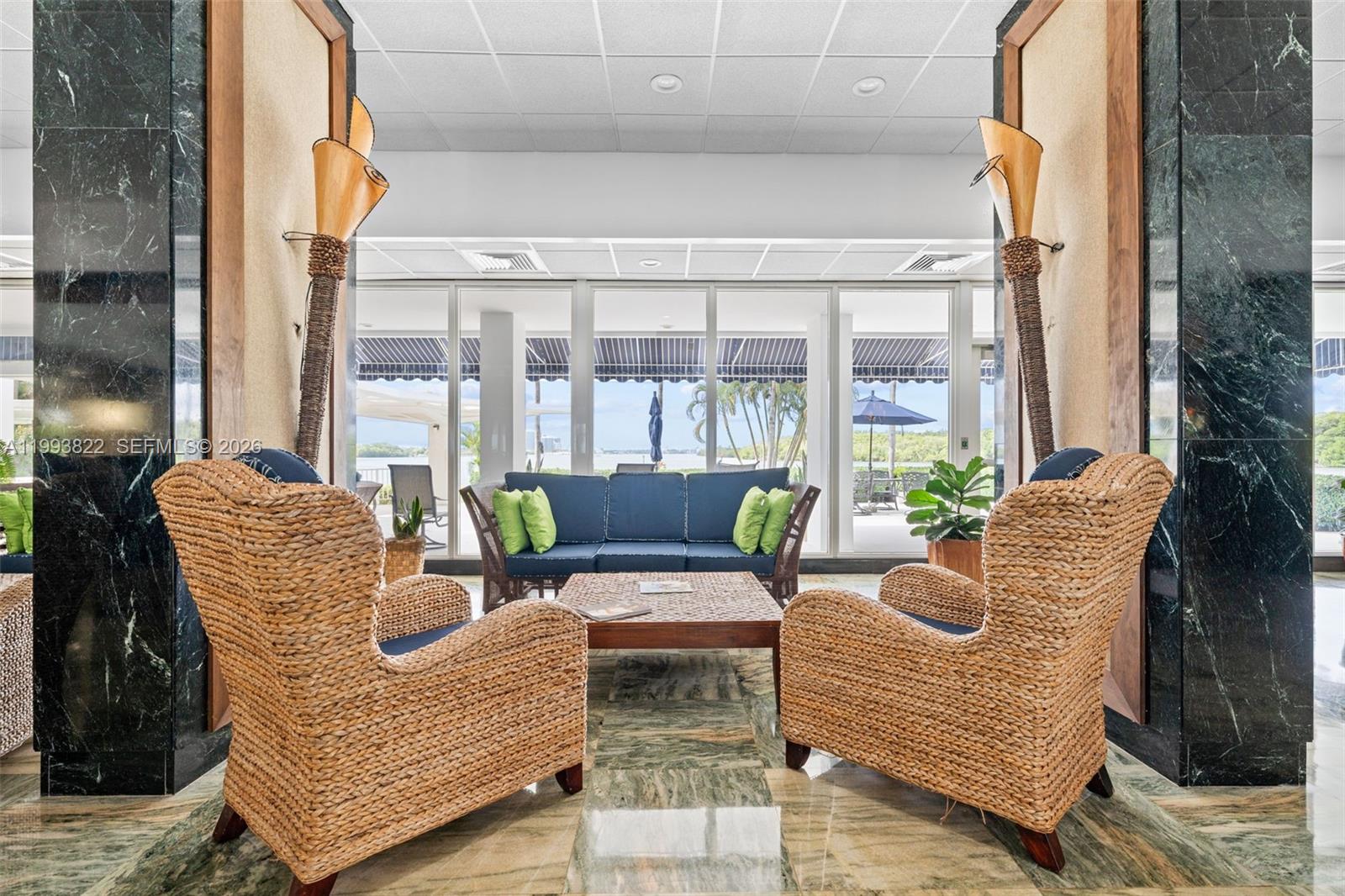 See details 325 1 / 2 762 sq. ft. $ 2026-04-09 0 Photo