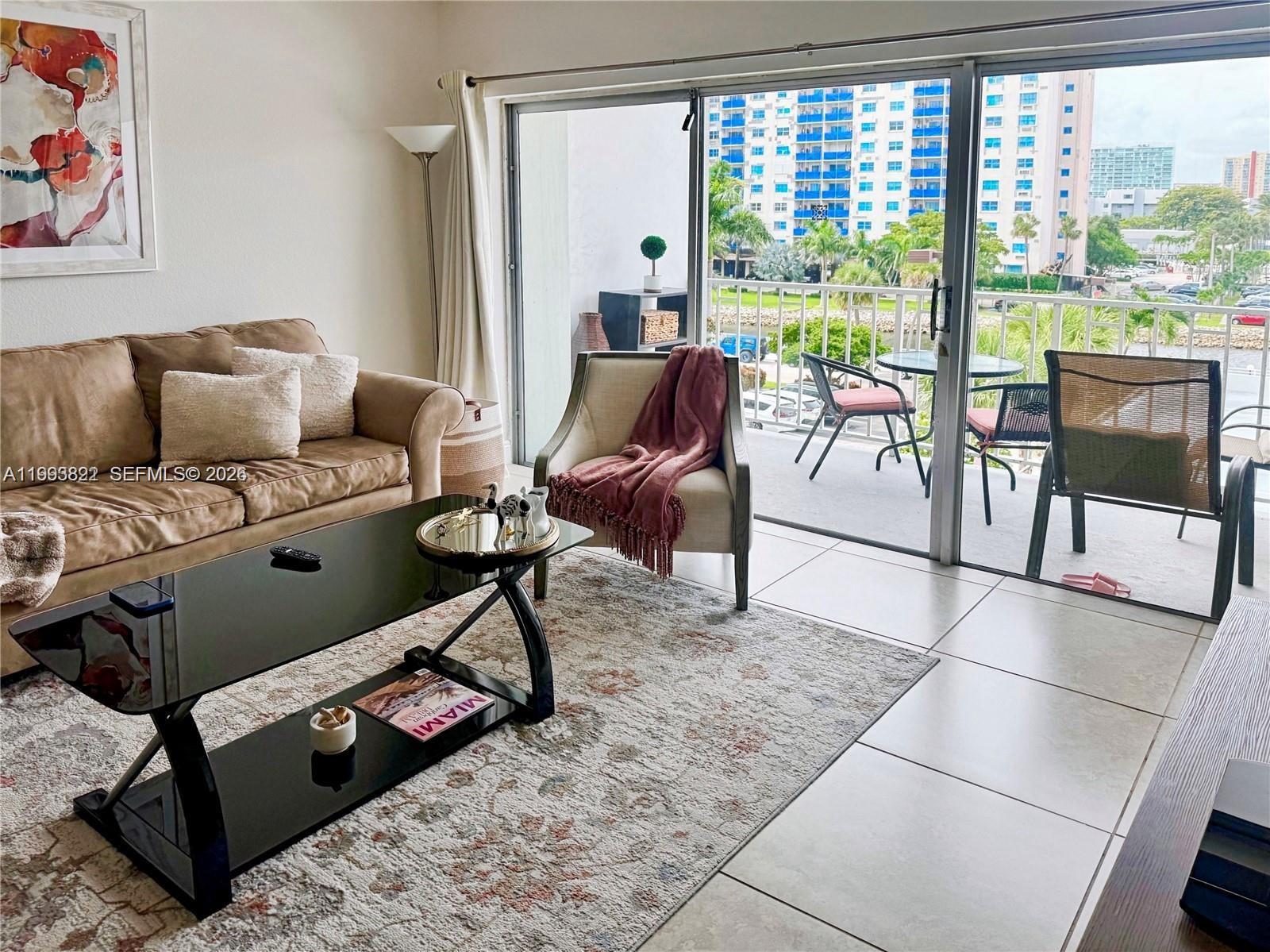 See details 325 1 / 2 762 sq. ft. $ 2026-04-09 0 Photo