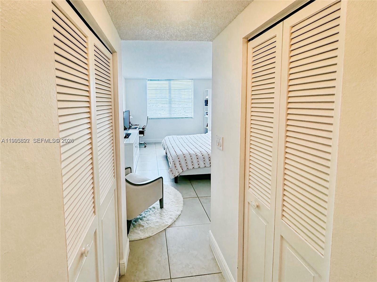 See details 325 1 / 2 762 sq. ft. $ 2026-04-09 0 Photo