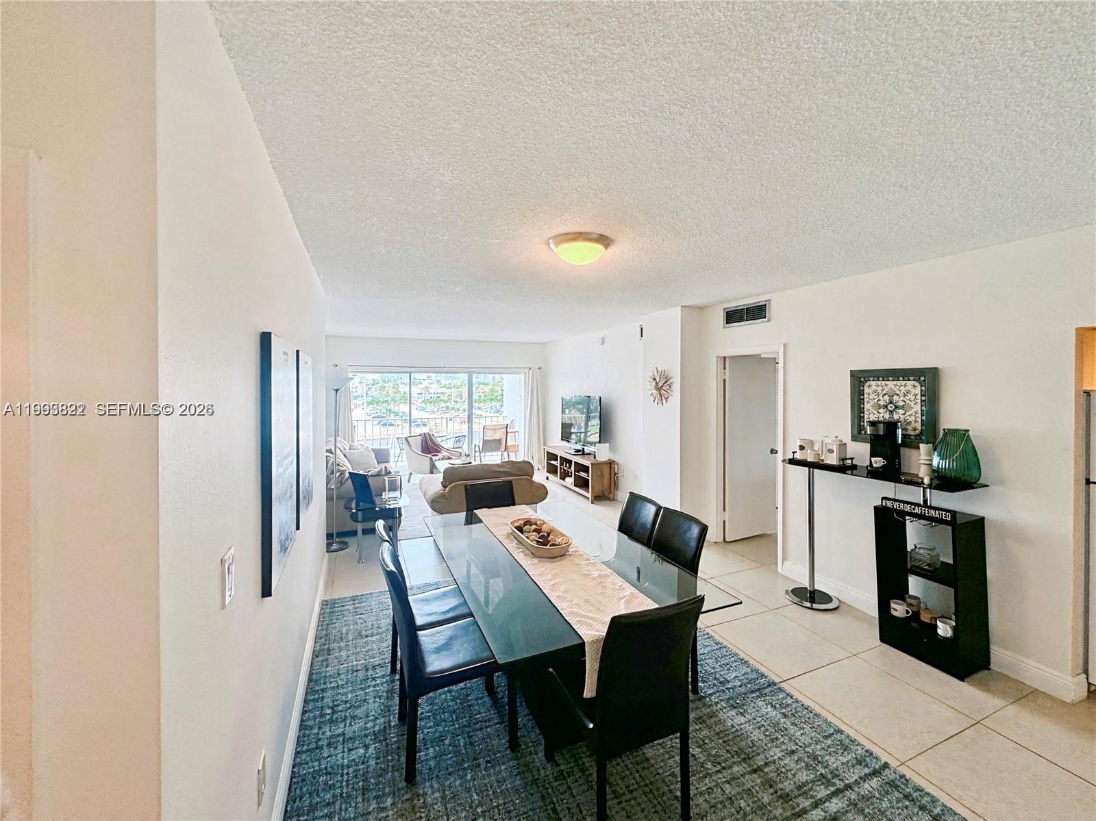 See details 325 1 / 2 762 sq. ft. $ 2026-04-09 0 Photo