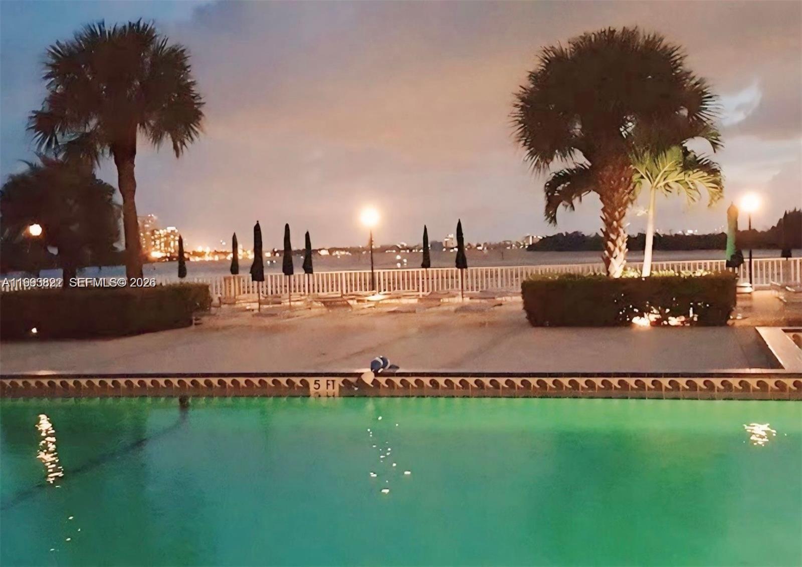 See details 325 1 / 2 762 sq. ft. $ 2026-04-09 0 Photo