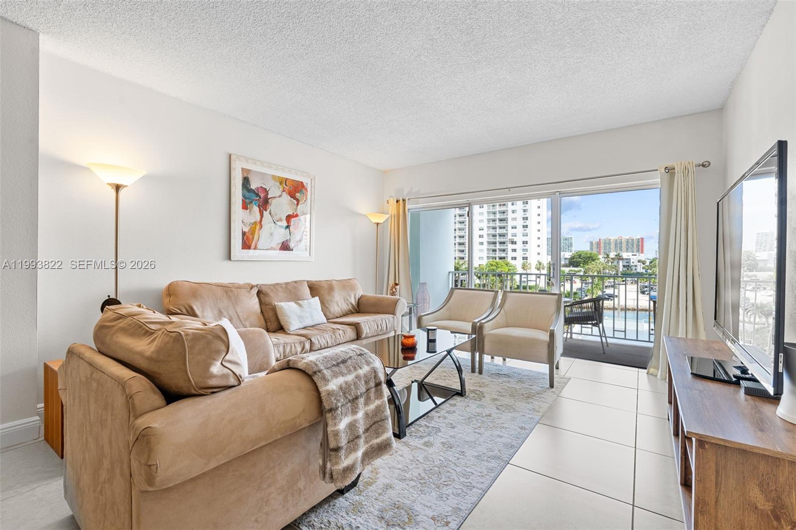 See details 325 1 / 2 762 sq. ft. $ 2026-04-09 0 Photo
