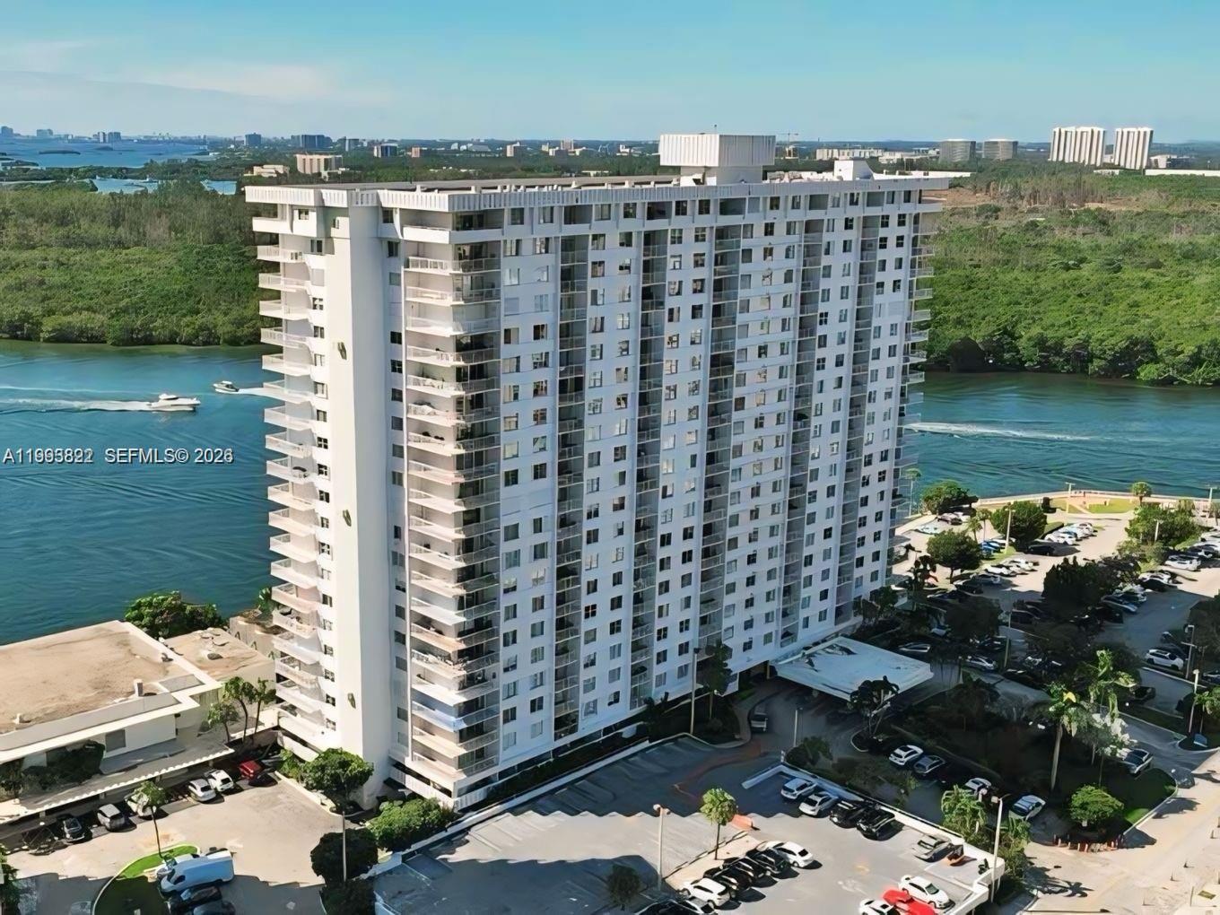 See details 325 1 / 2 762 sq. ft. $ 2026-04-09 0 Photo