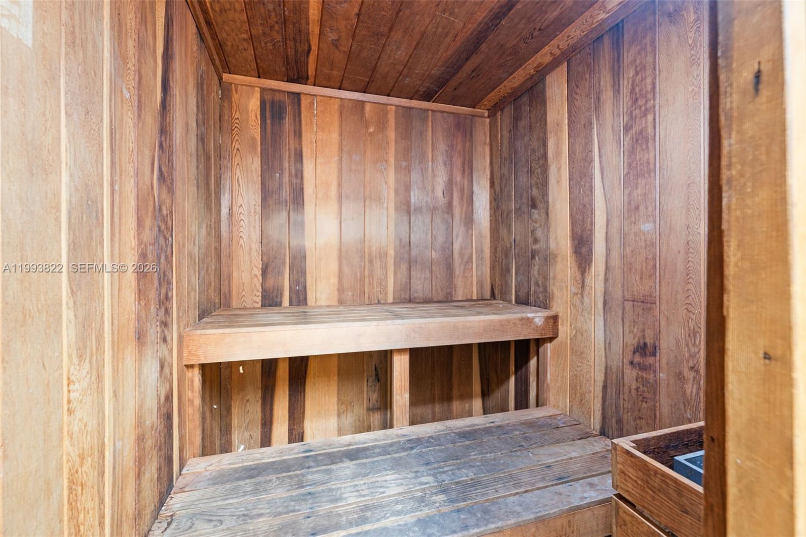 See details 325 1 / 2 762 sq. ft. $ 2026-04-09 0 Photo