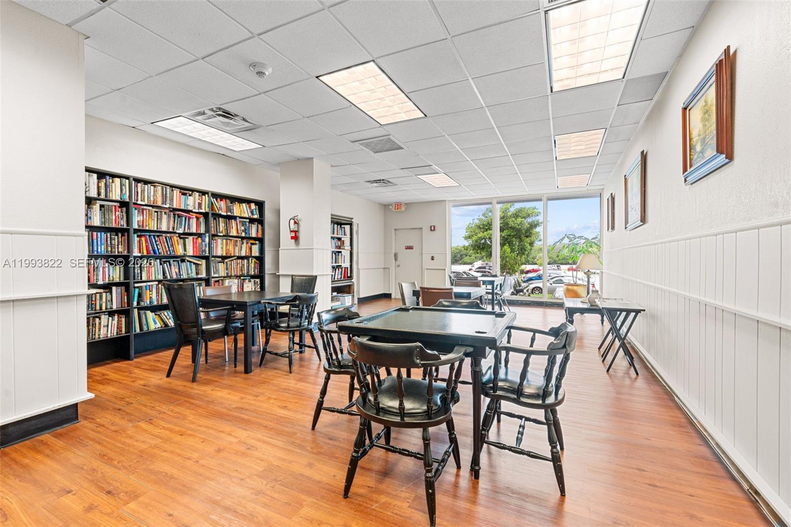 See details 325 1 / 2 762 sq. ft. $ 2026-04-09 0 Photo