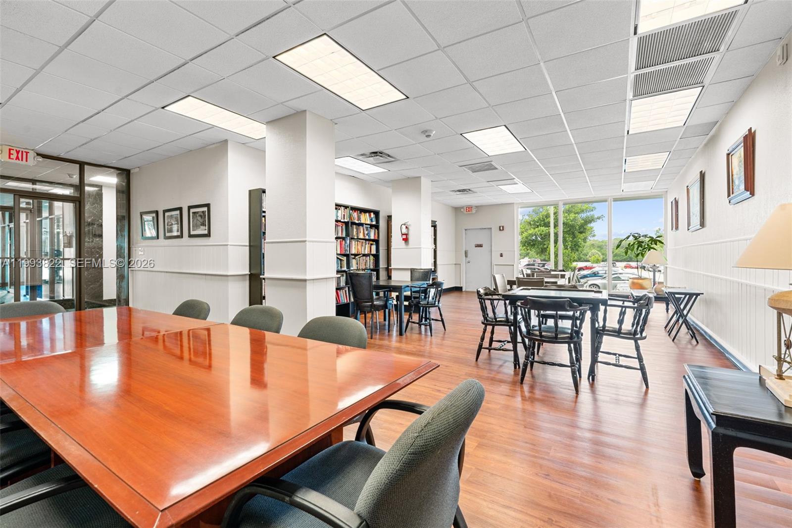 See details 325 1 / 2 762 sq. ft. $ 2026-04-09 0 Photo
