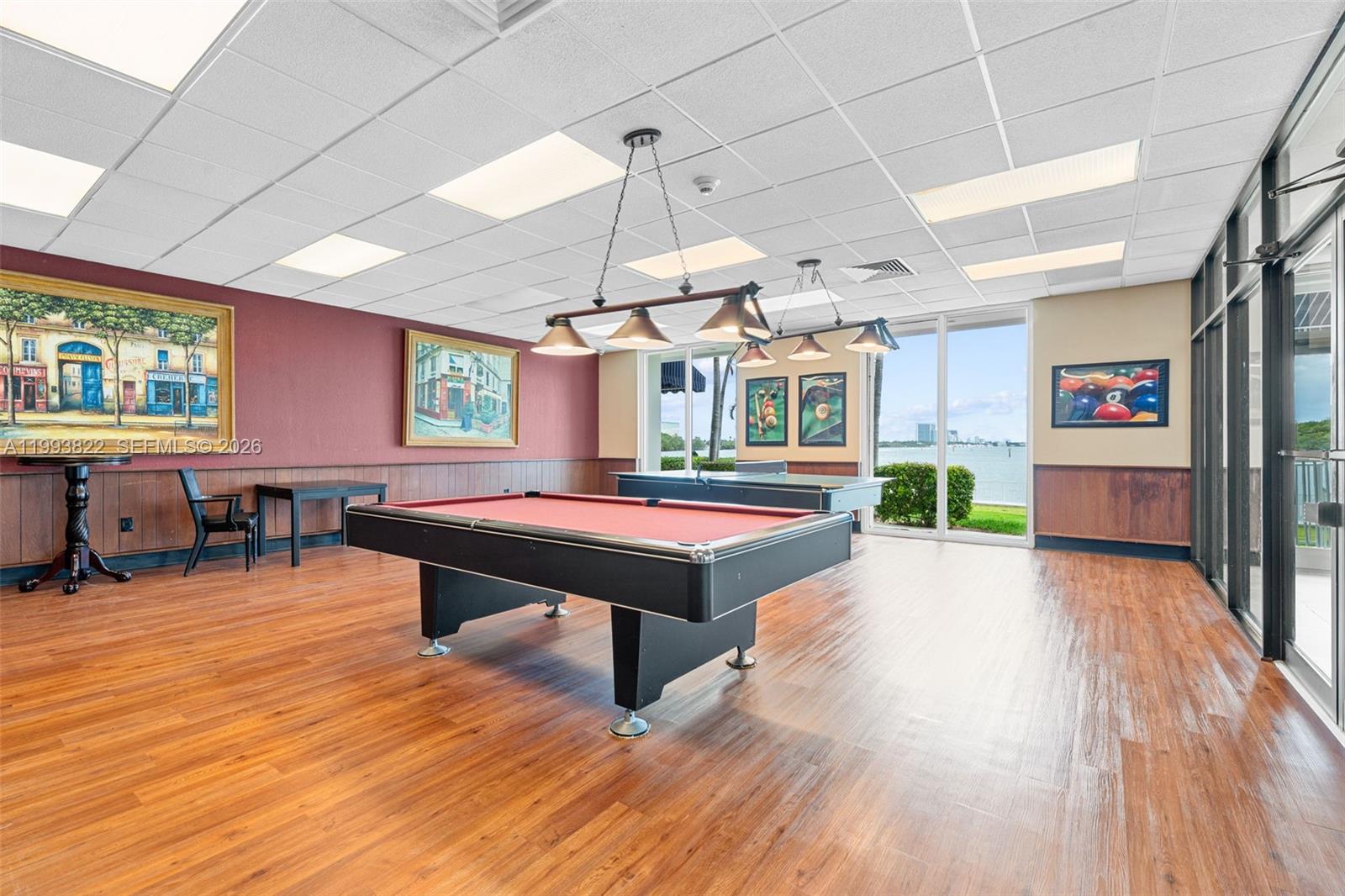 See details 325 1 / 2 762 sq. ft. $ 2026-04-09 0 Photo