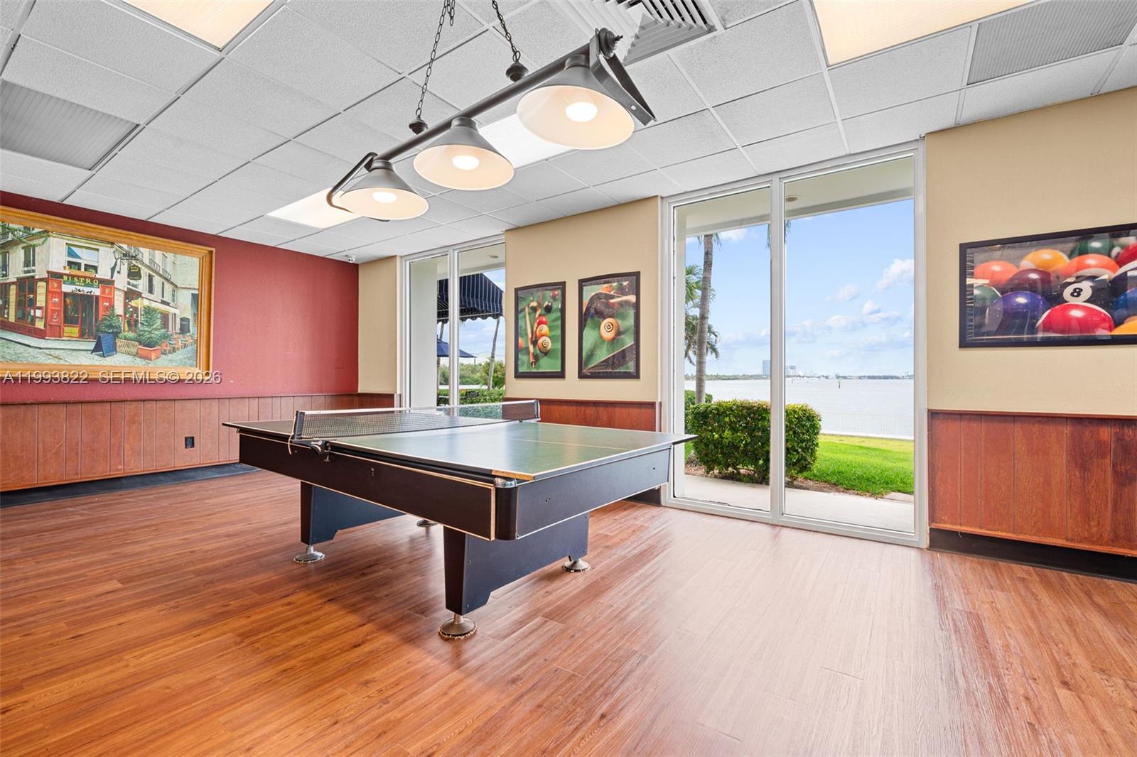 See details 325 1 / 2 762 sq. ft. $ 2026-04-09 0 Photo