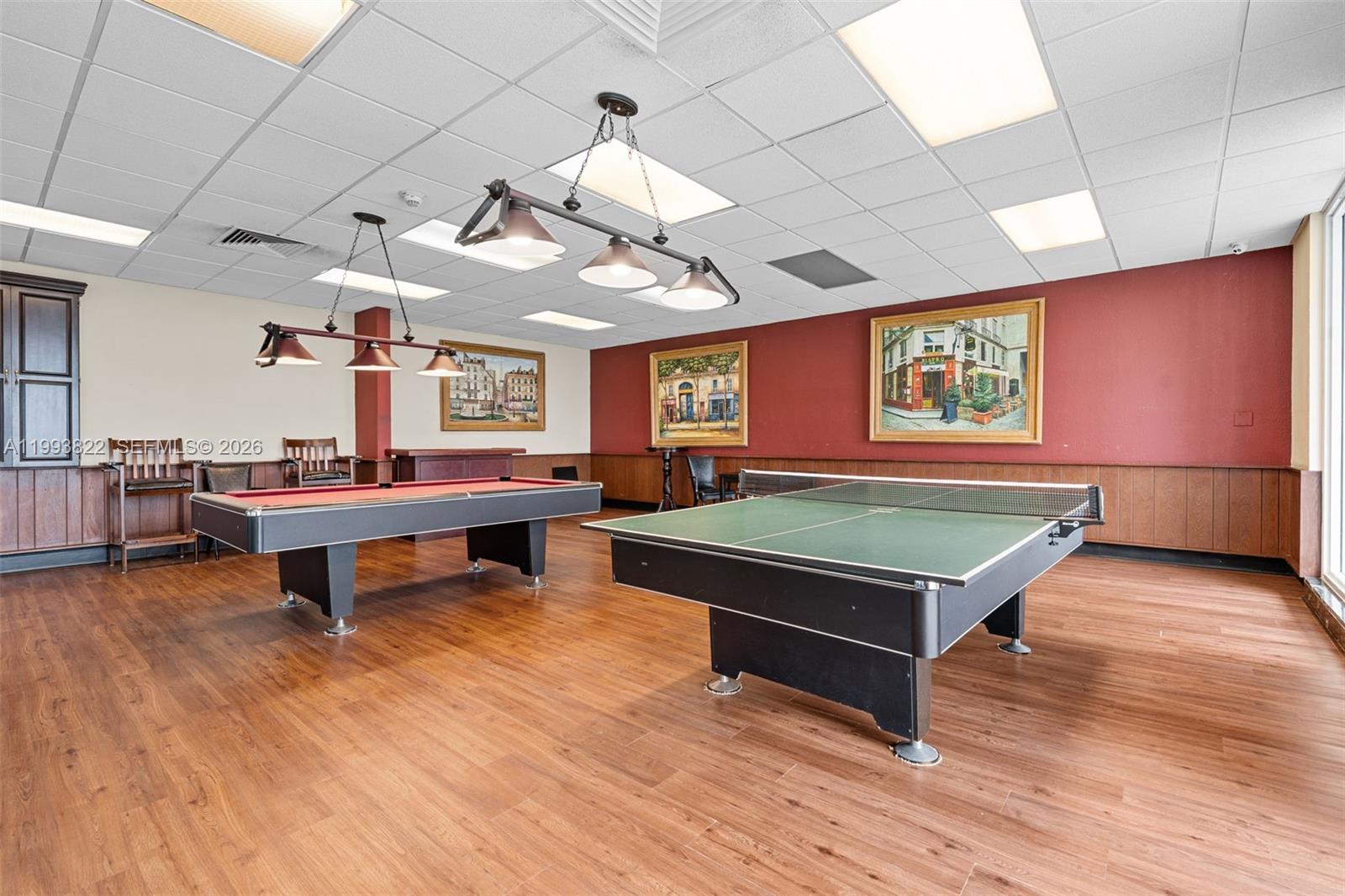 See details 325 1 / 2 762 sq. ft. $ 2026-04-09 0 Photo