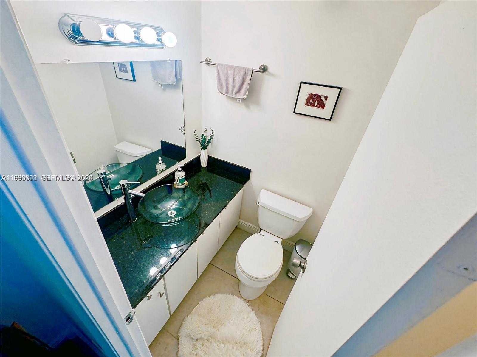 See details 325 1 / 2 762 sq. ft. $ 2026-04-09 0 Photo