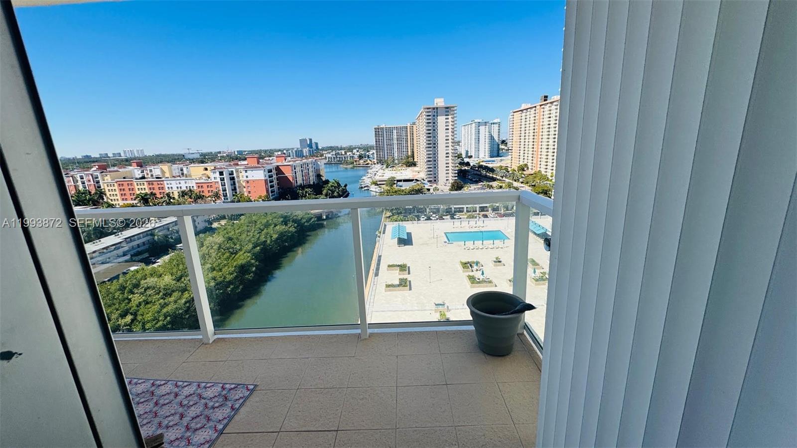 See details 1518 2 / 2 1525 sq. ft. $ 2026-04-02 0 Photo