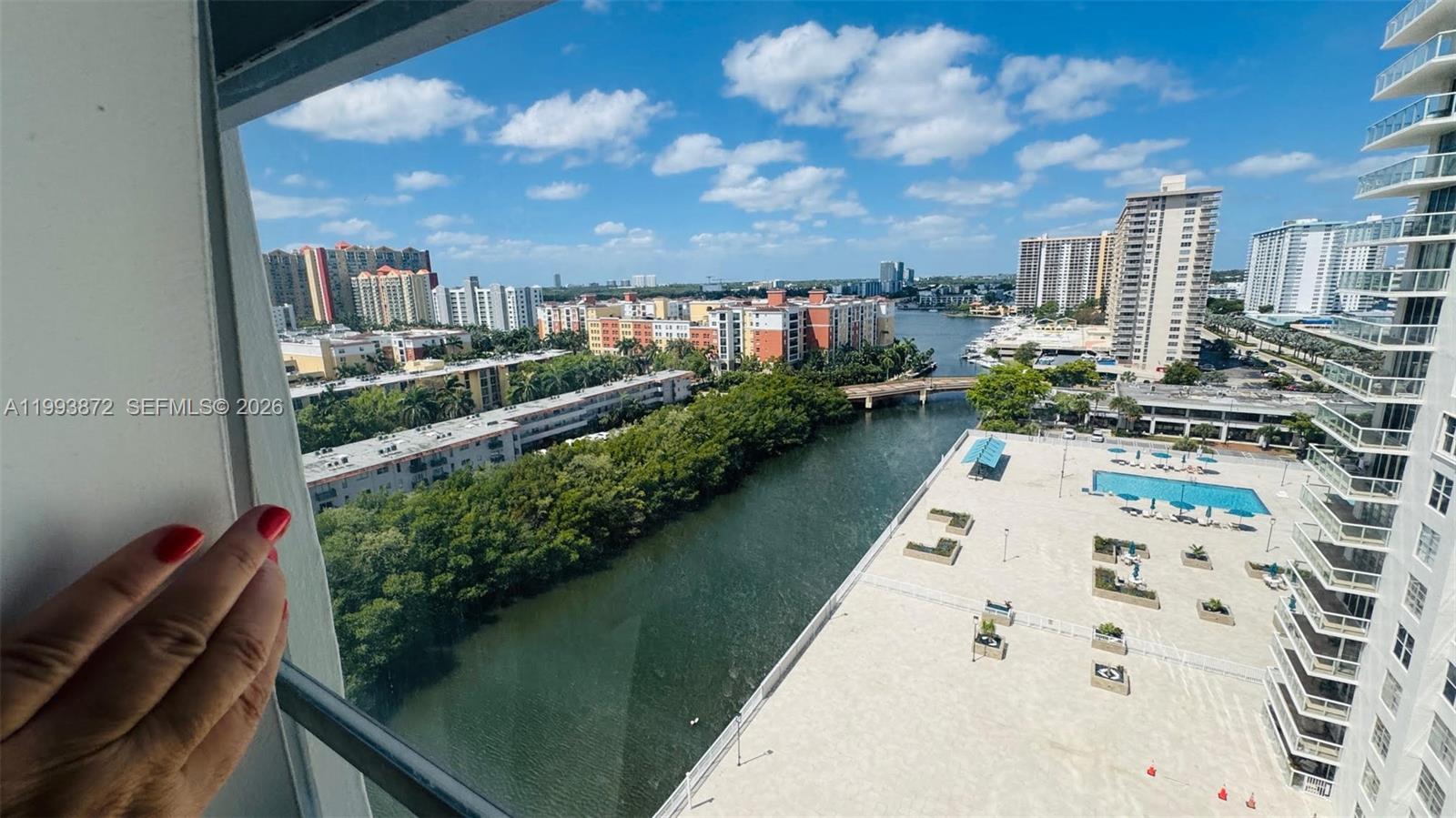 See details 1518 2 / 2 1525 sq. ft. $ 2026-04-02 0 Photo