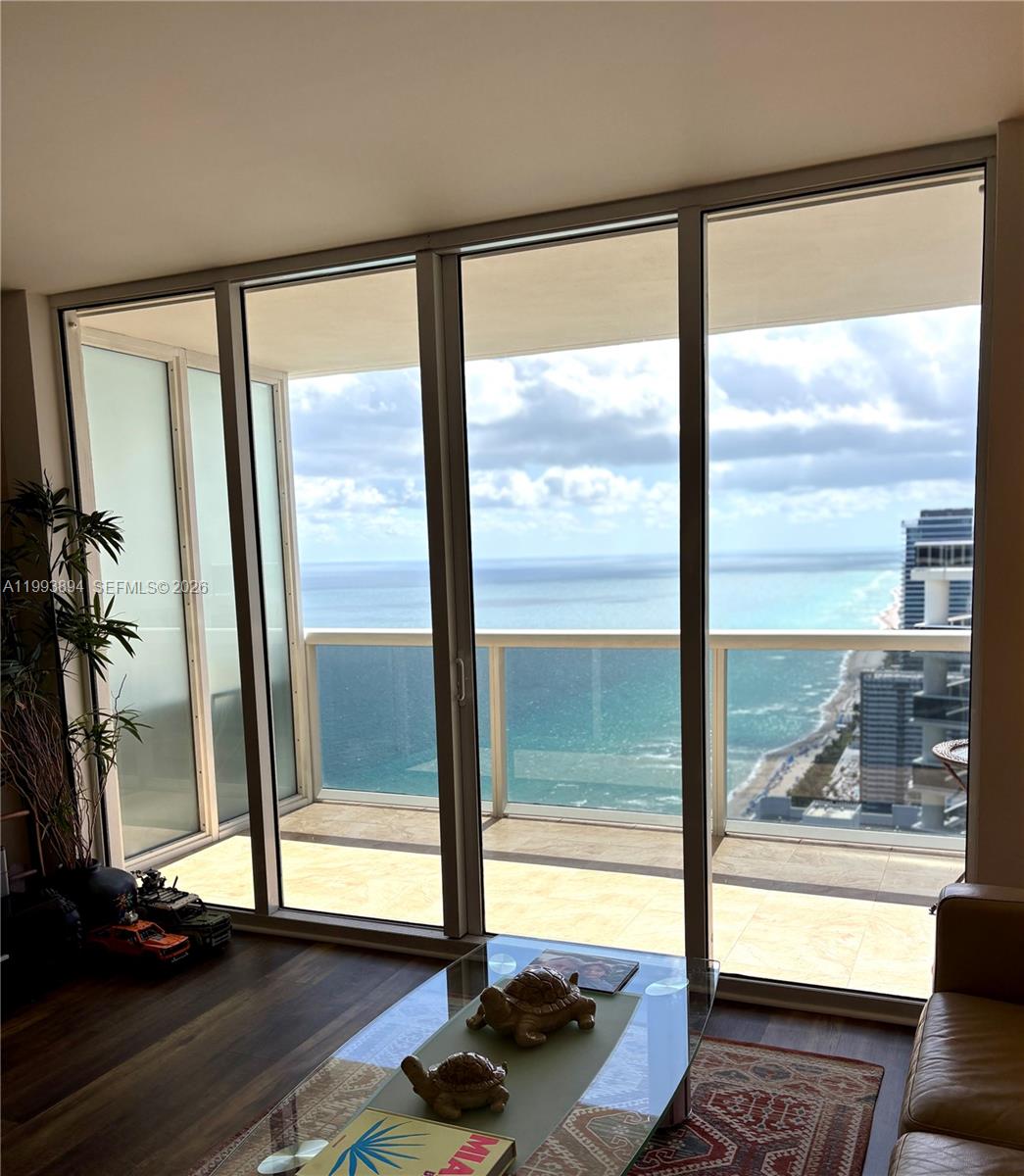 See details 4505 1 / 1 811 sq. ft. $ 2026-06-03 0 Photo