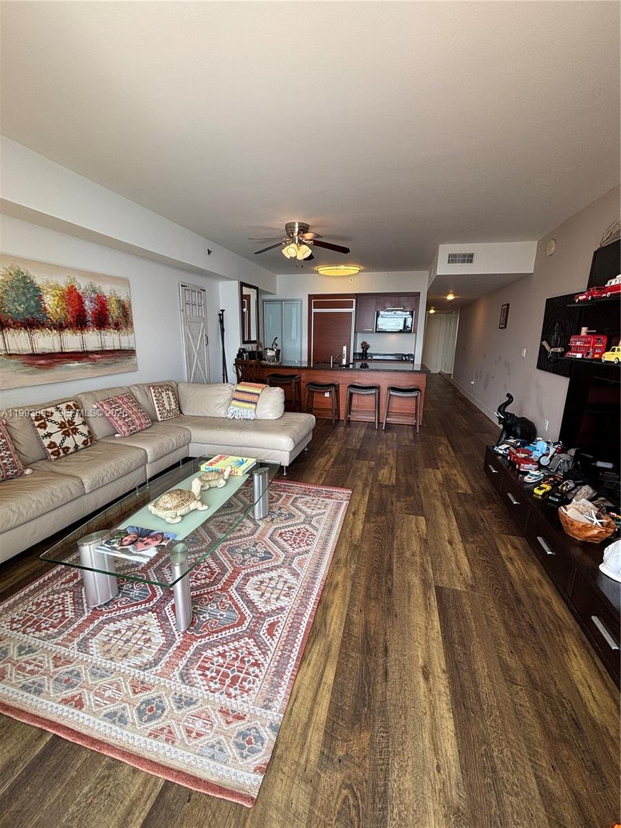 See details 4505 1 / 1 811 sq. ft. $ 2026-06-03 0 Photo
