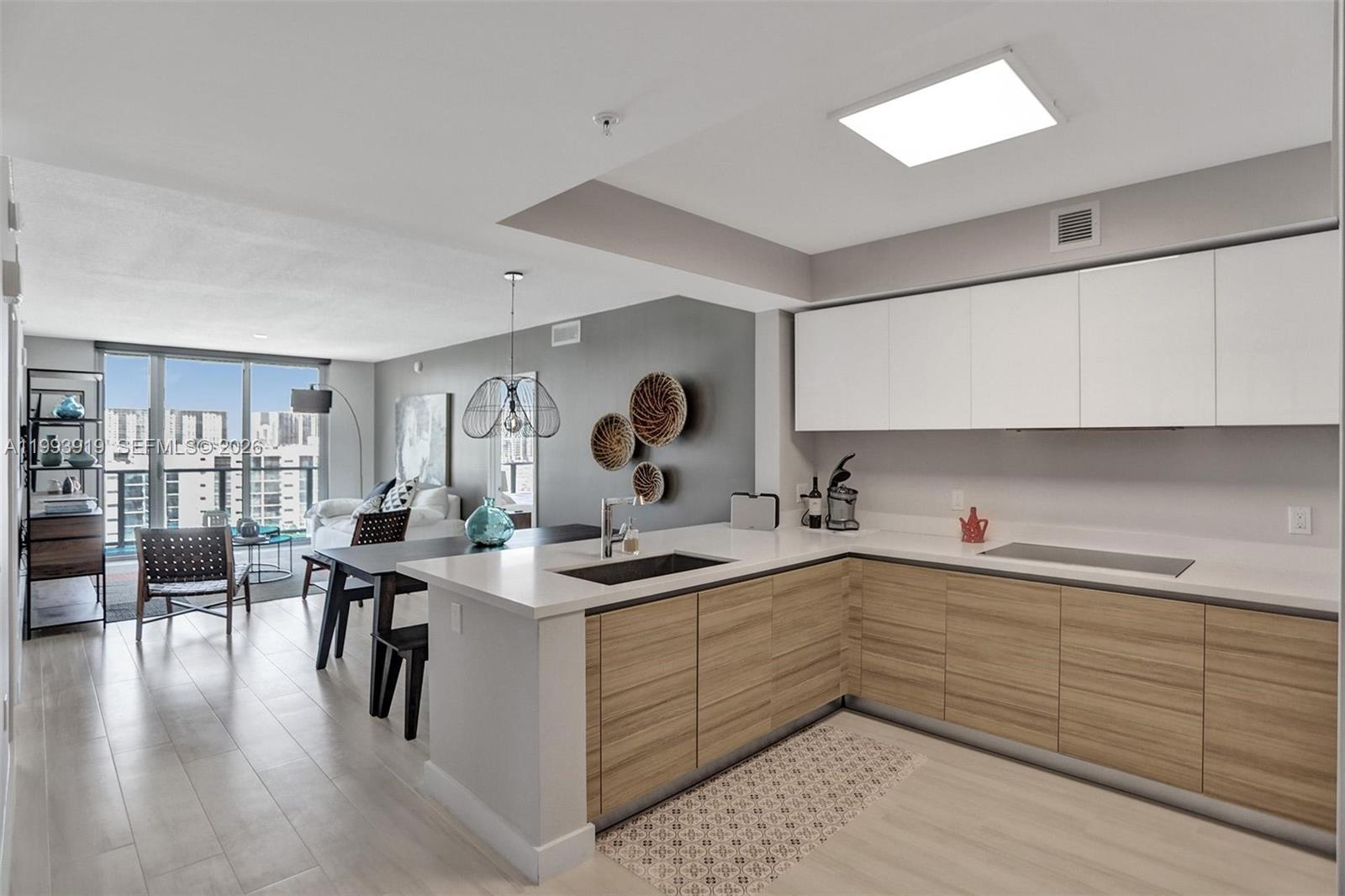 4-903 3 / 3 1524 sq. ft. $ 2026-04-02 0 Photo