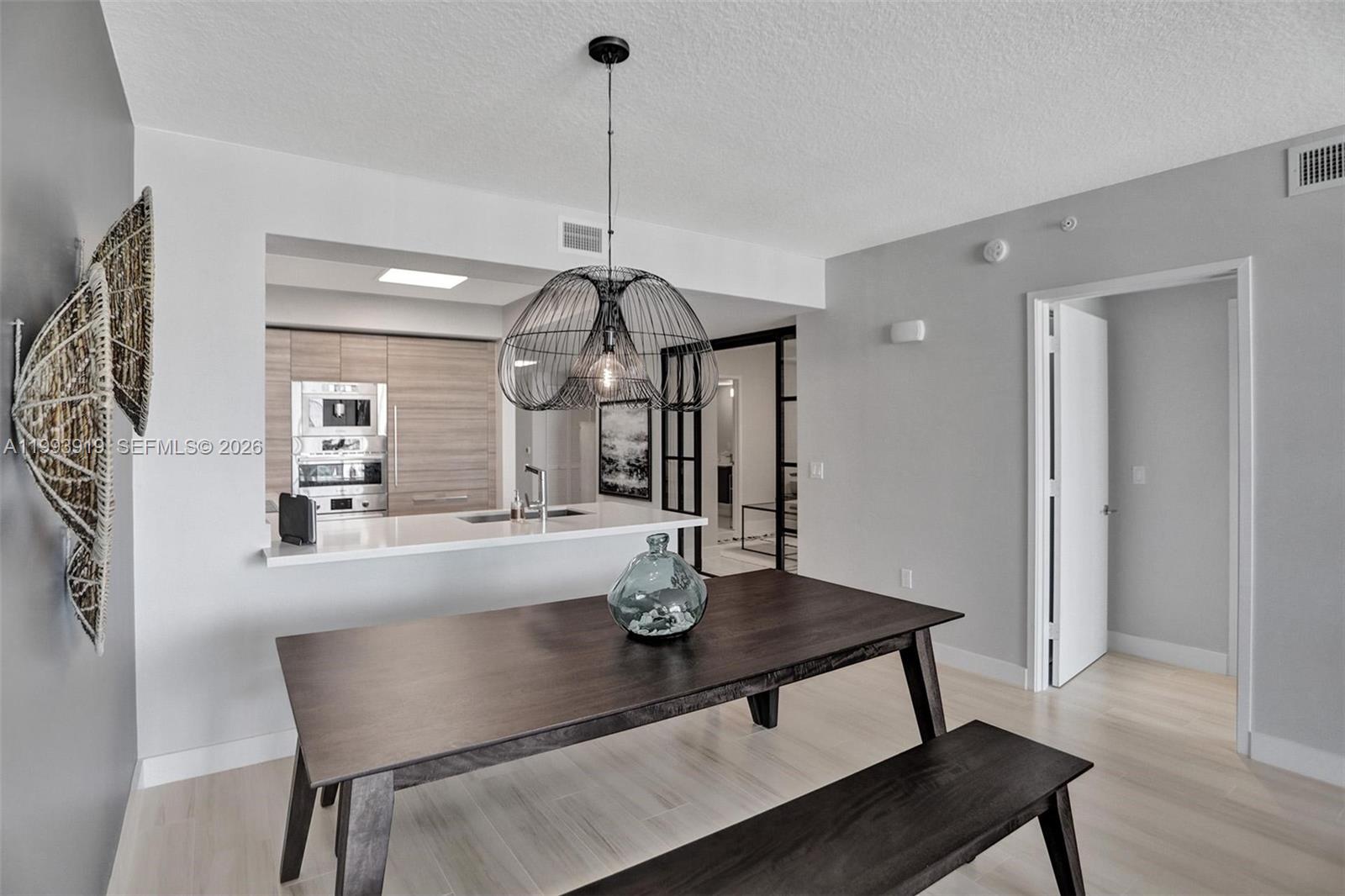 4-903 3 / 3 1524 sq. ft. $ 2026-04-02 0 Photo