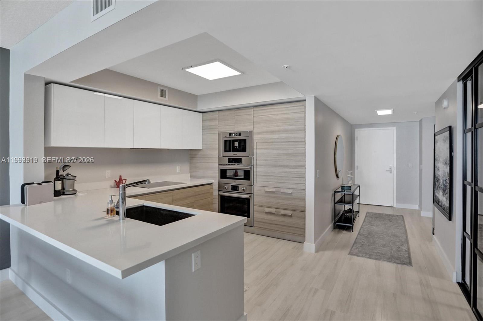 4-903 3 / 3 1524 sq. ft. $ 2026-04-02 0 Photo