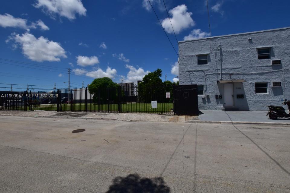   /   sq. ft. $ 2026-04-02 0 Photo