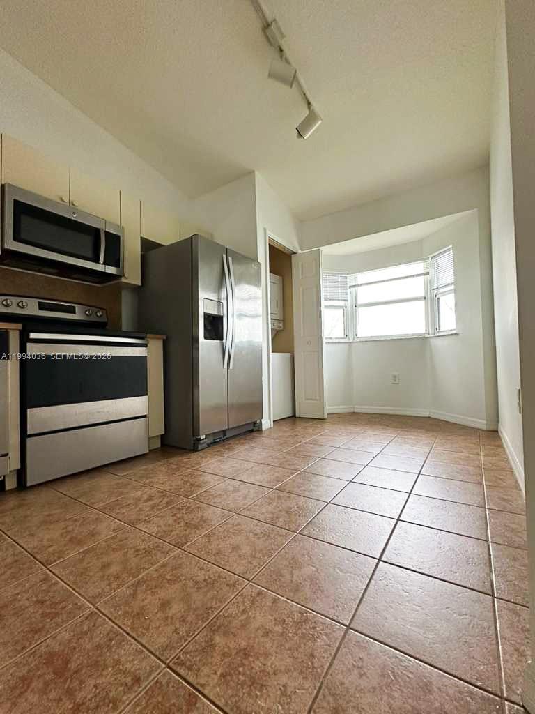 203-51 2 / 2 815 sq. ft. $ 2026-04-02 0 Photo