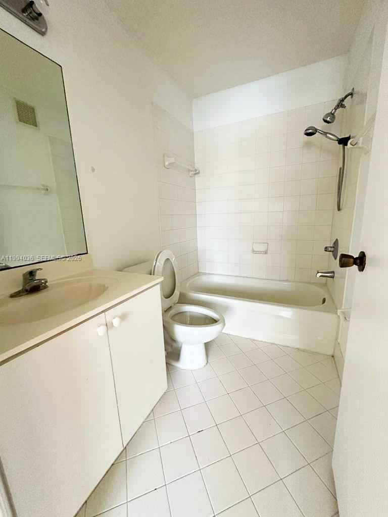 203-51 2 / 2 815 sq. ft. $ 2026-04-02 0 Photo