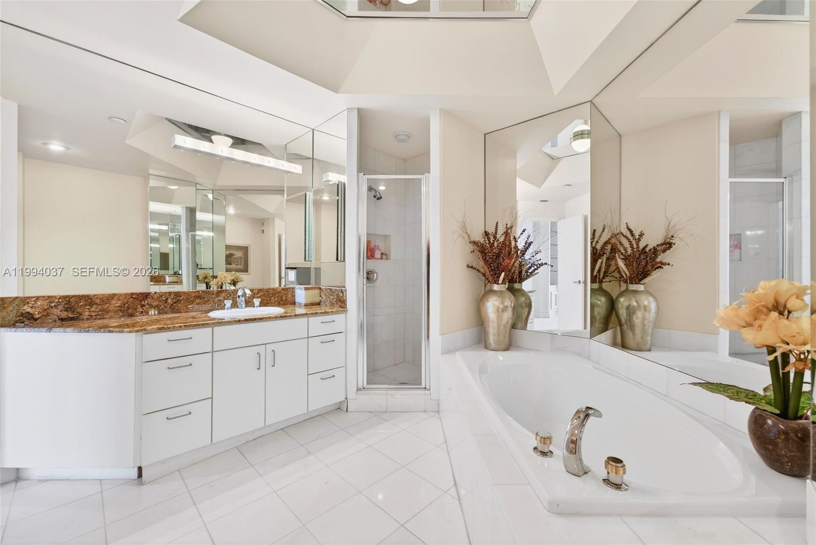 PH02 2 / 4 3700 sq. ft. $ 2026-04-02 0 Photo